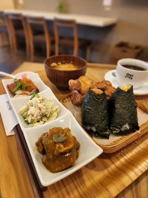 Omusubi + Cafe Omu