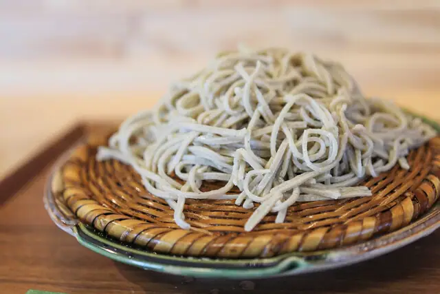 Ishiusu Hiki Soba Kan Ie