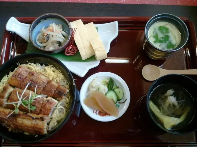 Unagi Kappo Mikawa Sansuitei Honkan/Hanare