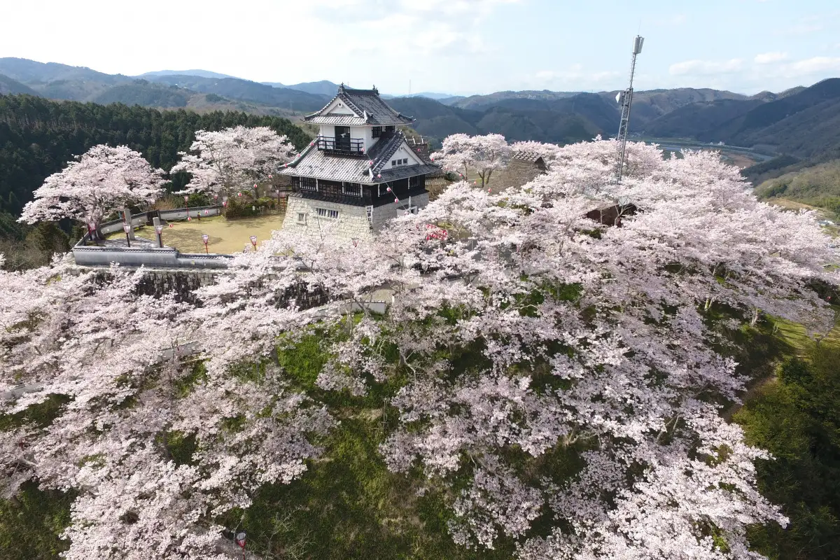 Yoshii Shiroyama Park