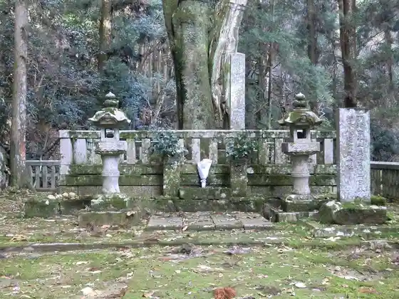 Mori Motonari tomb