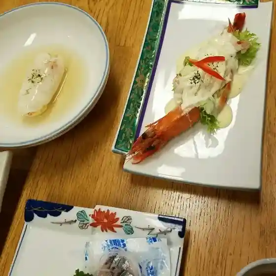纒鮨