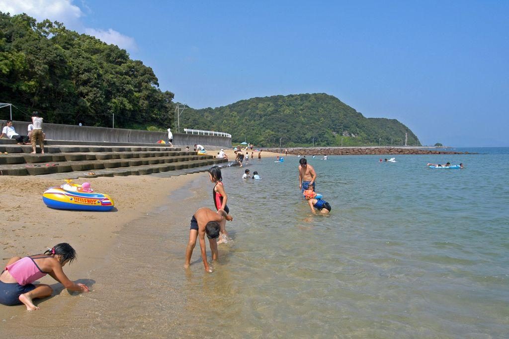 Tachiumi Beach