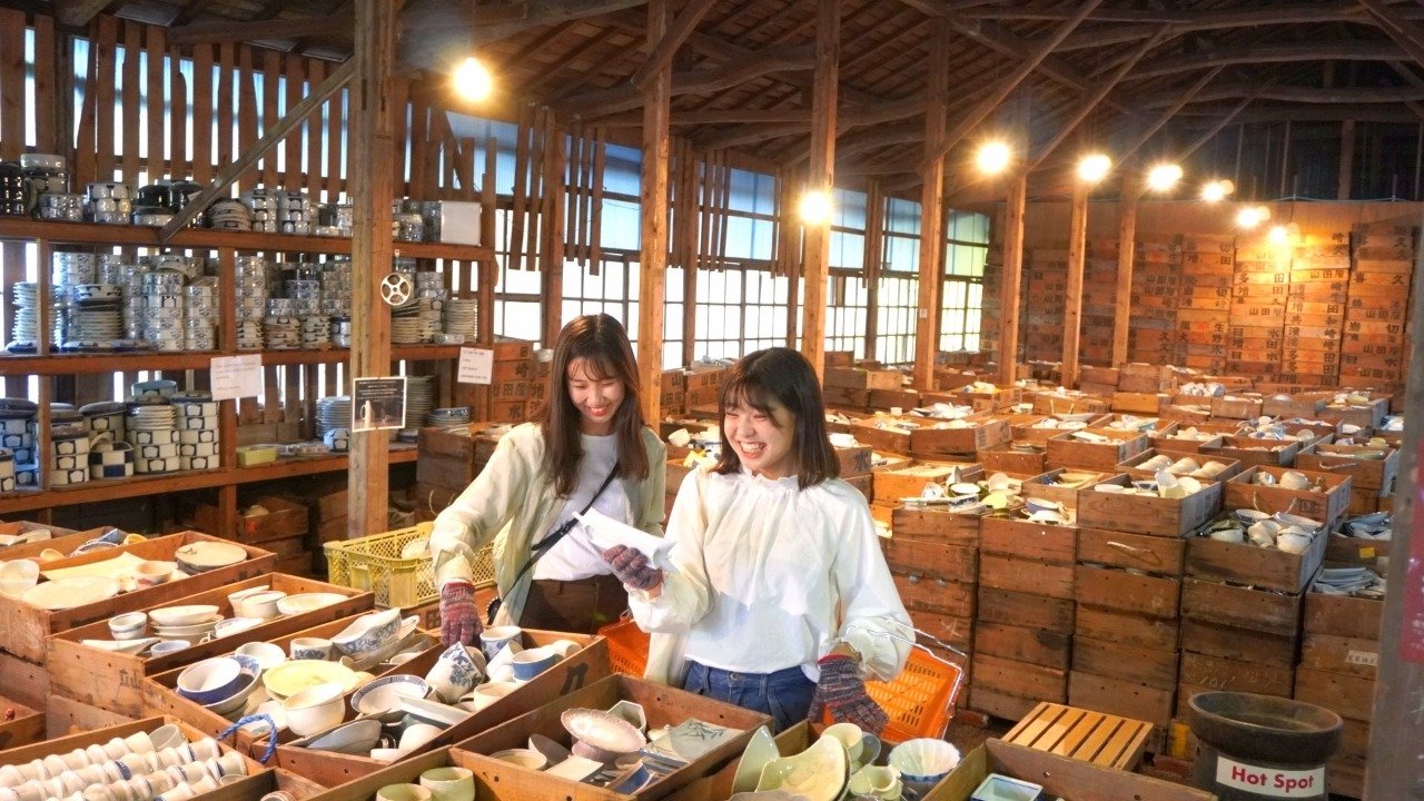 Koraku Kiln Factory Tour & Treasure Hunting