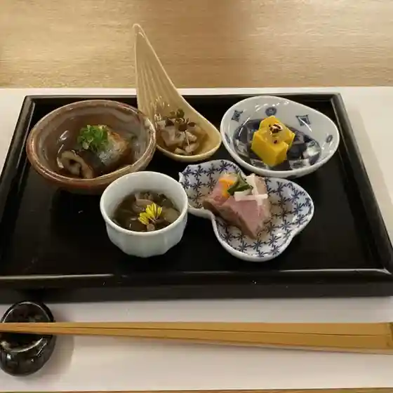 森のオーベルジュ三