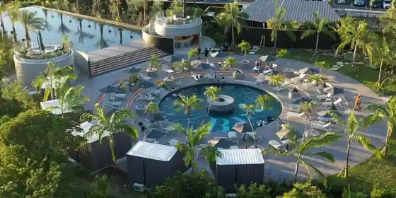 BOTANICAL POOL CLUB