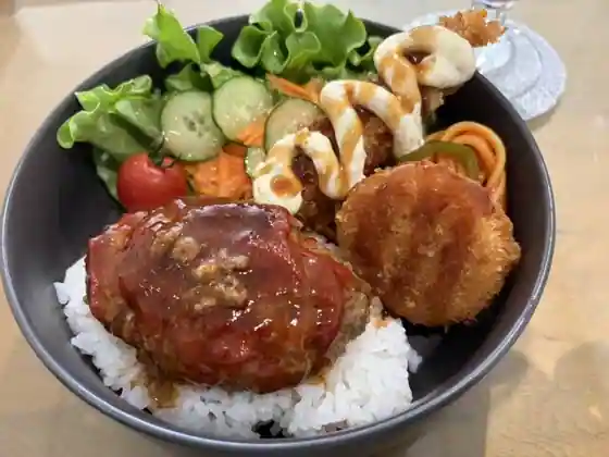 WEEKEND CAFE 99