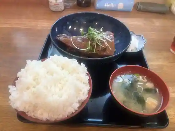 まぐろや
