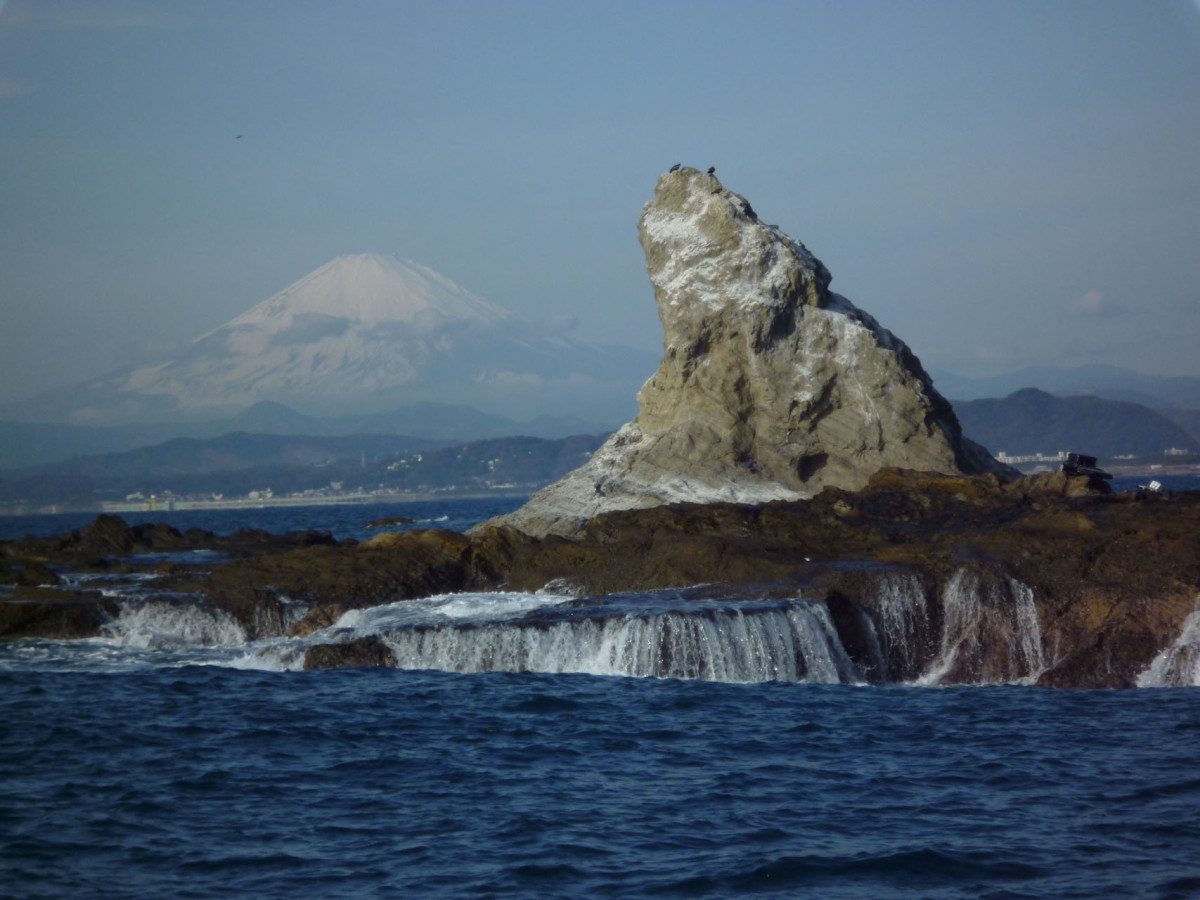 Eboshi Rock Sightseeing Cruise