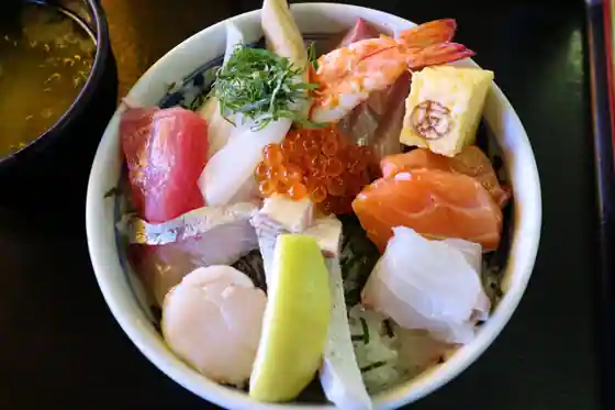 マルトモ水産 鮮魚市場