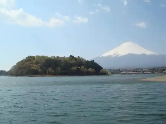 Uno Island