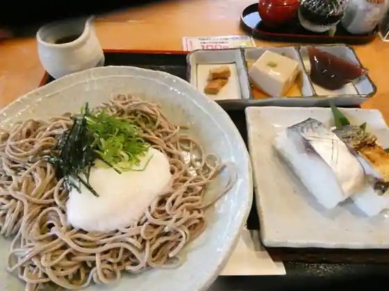 葛と鯖寿しの店 まる志ん