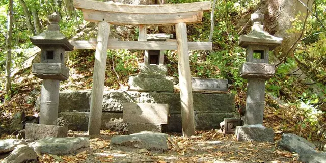 Atago and Chinju Shrines