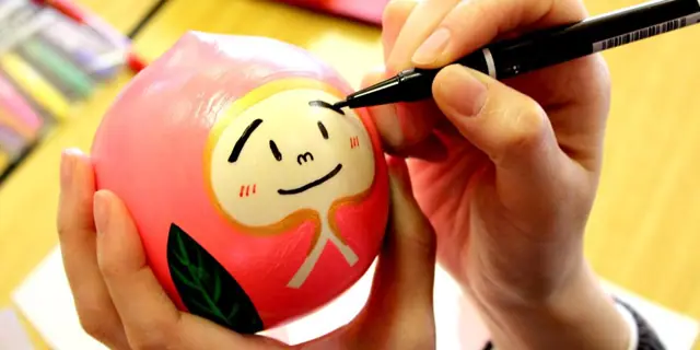 Fukumomo-chan Painting Experience