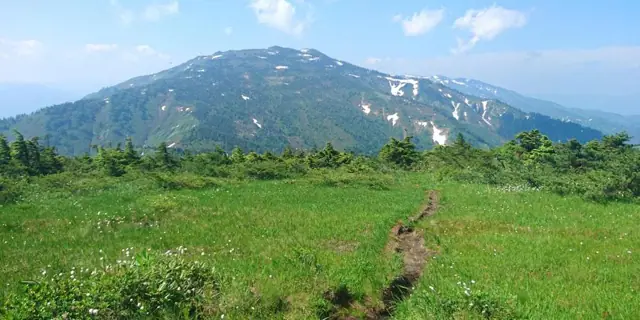 Mount Mitsuiwa and Mount Madoake
