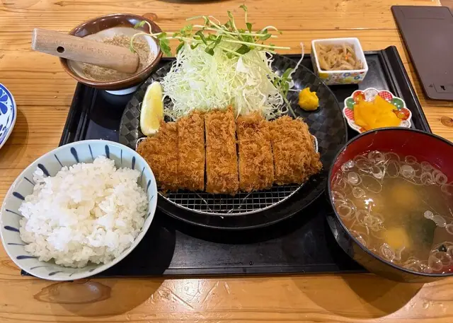 Naka-ya