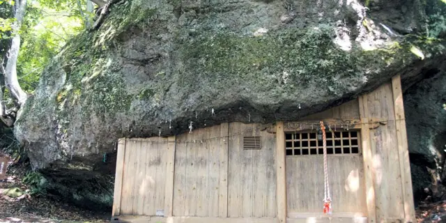 Mitsuishi Shrine