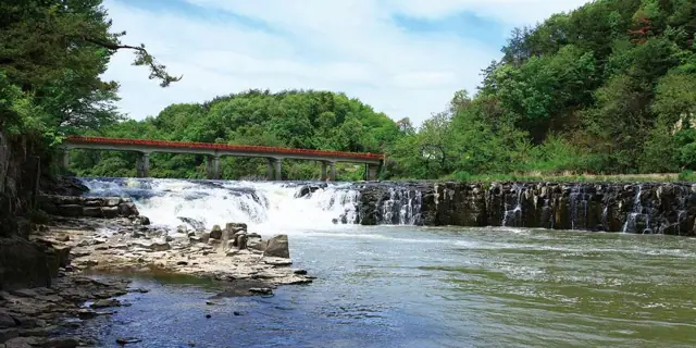 Otsujigataki Falls