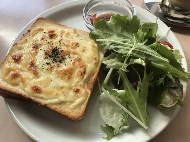 Cafe ’ s Bond 141