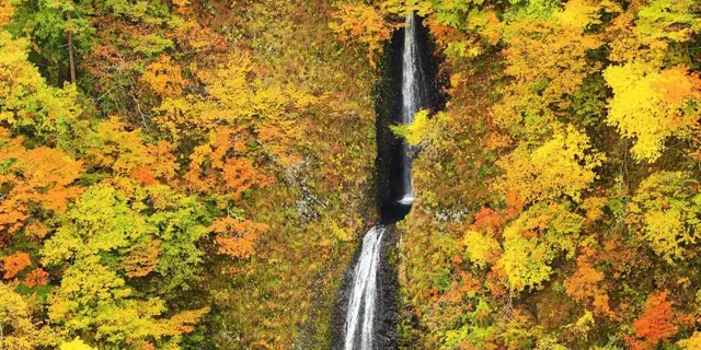 Tsumujikura Falls