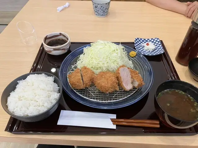 Hirekatsu Senmon Misugi Ie Mizuho