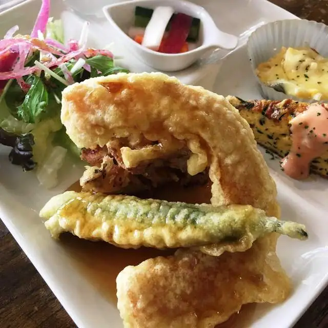 iq cafe&dining