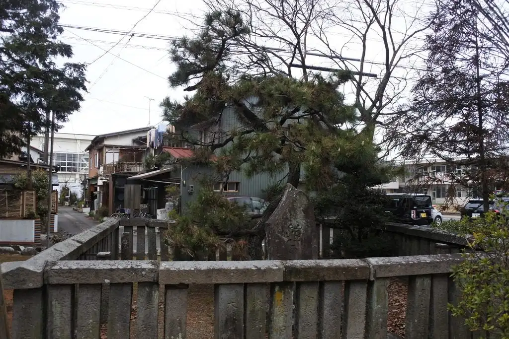 Ikeda Terumasa Armor-Hanging Pine and Yatsurugi Shrine