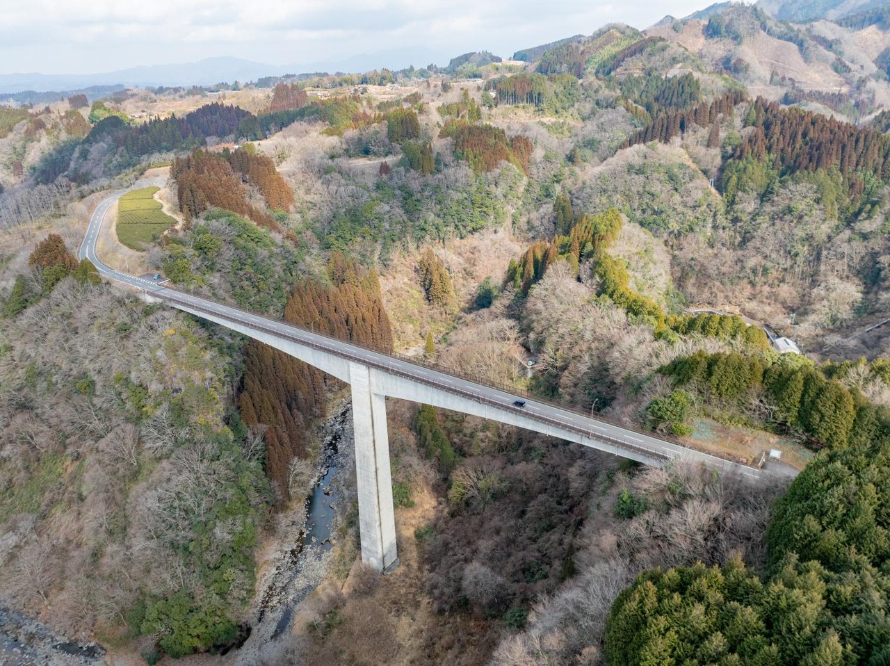 Yuhinosato Bridge
