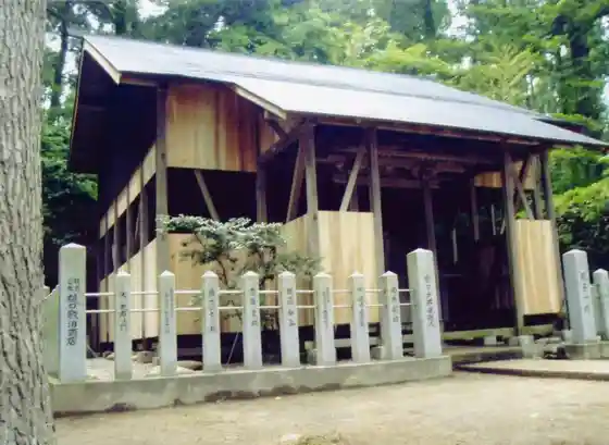 Ya Tsu Hachiman Shrine Honden