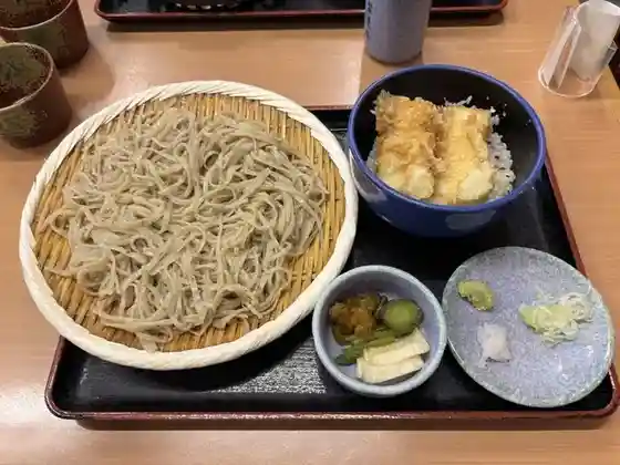 Soba Tokoro Murasaki Ha Iori