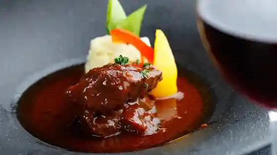 THE R9 DINING