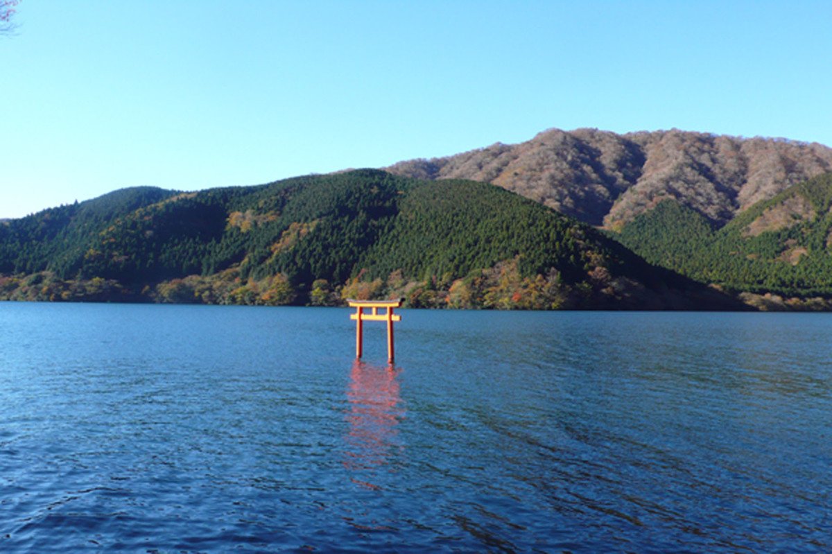 Hakone Shrine and Kuzuryu Shrine