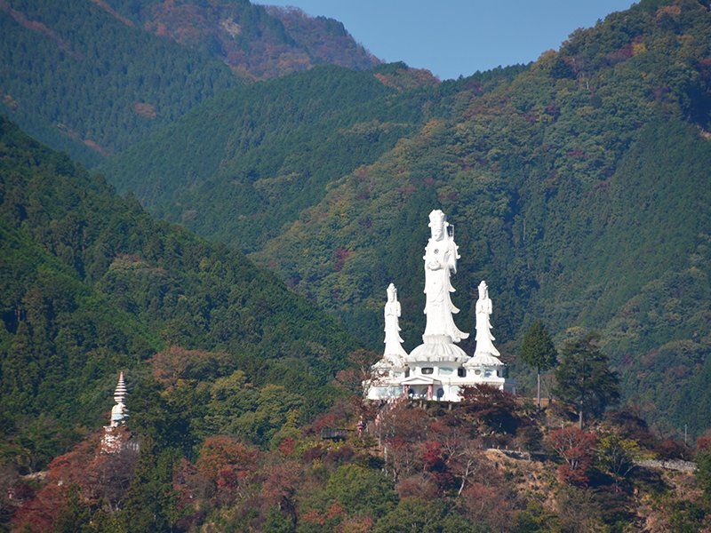 Hakuunzan Torii Kannon