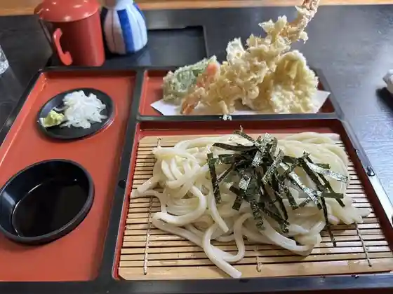 なかみちや