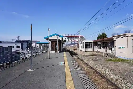 Higashine Station