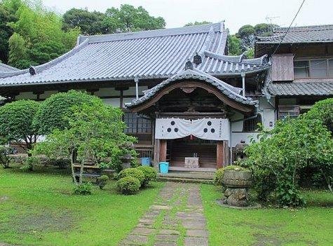 Saikyo-ji (Three-story Pagoda and Treasure Hall)