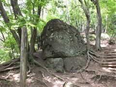 Hinomiya Shrine and Standing Stone