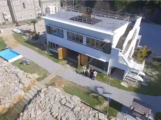 SEE SEA SON