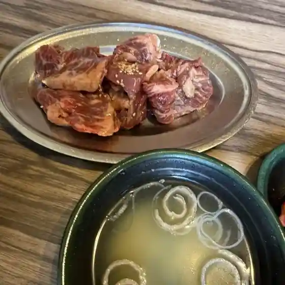 ＜焼肉・ジンギスカン＞豊寿園