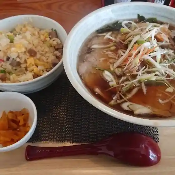 ろぢうら食堂