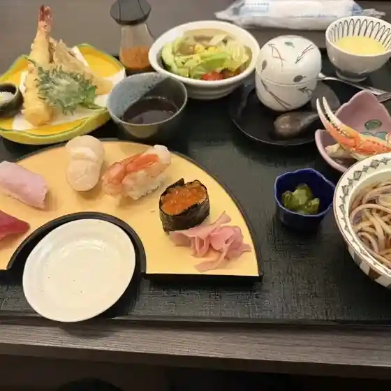 源すし