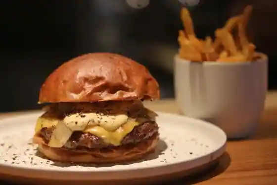 Gui's Burger by Humans of Wagyu