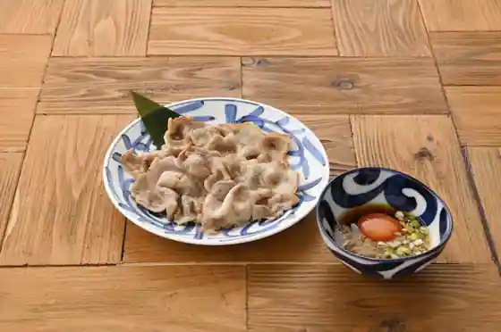 あんちすてーき とろろ麦めし 豚丸 ラソラ川西店