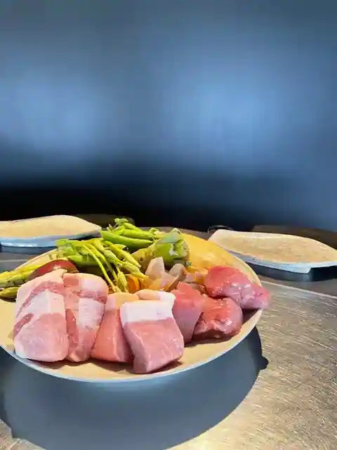 Tonkatsu To Wa Inn Nichigetsu