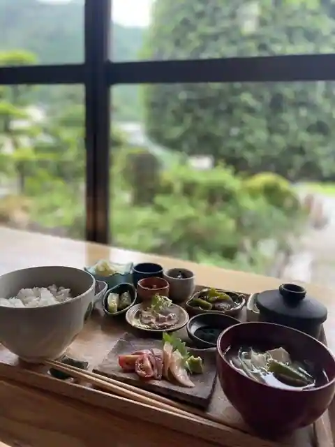 Go Meshi Tochotto Sanbai Watanabe