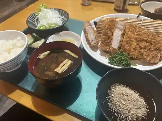 とんかつ専門店とん