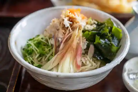 村屋東亭