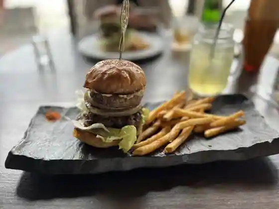 Cafe&BURGER MONTANA
