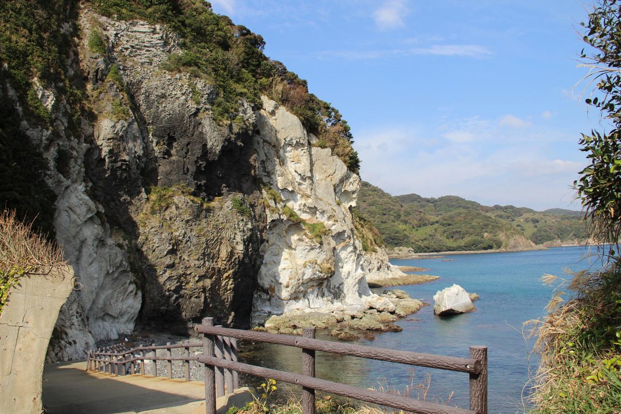 Haze Rock Dike