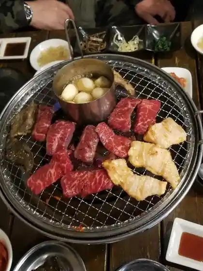 焼肉ホルモンのキムチ屋本舗